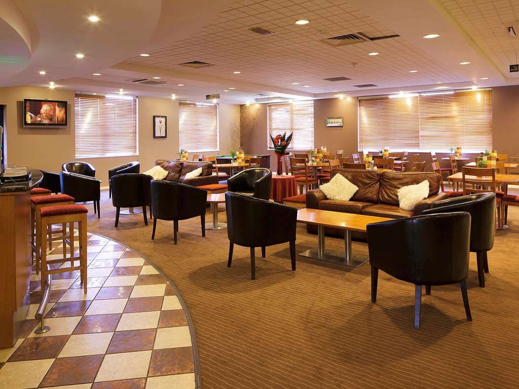 Ibis Cardiff Gate - International Business Park Hotell Restaurant bilde