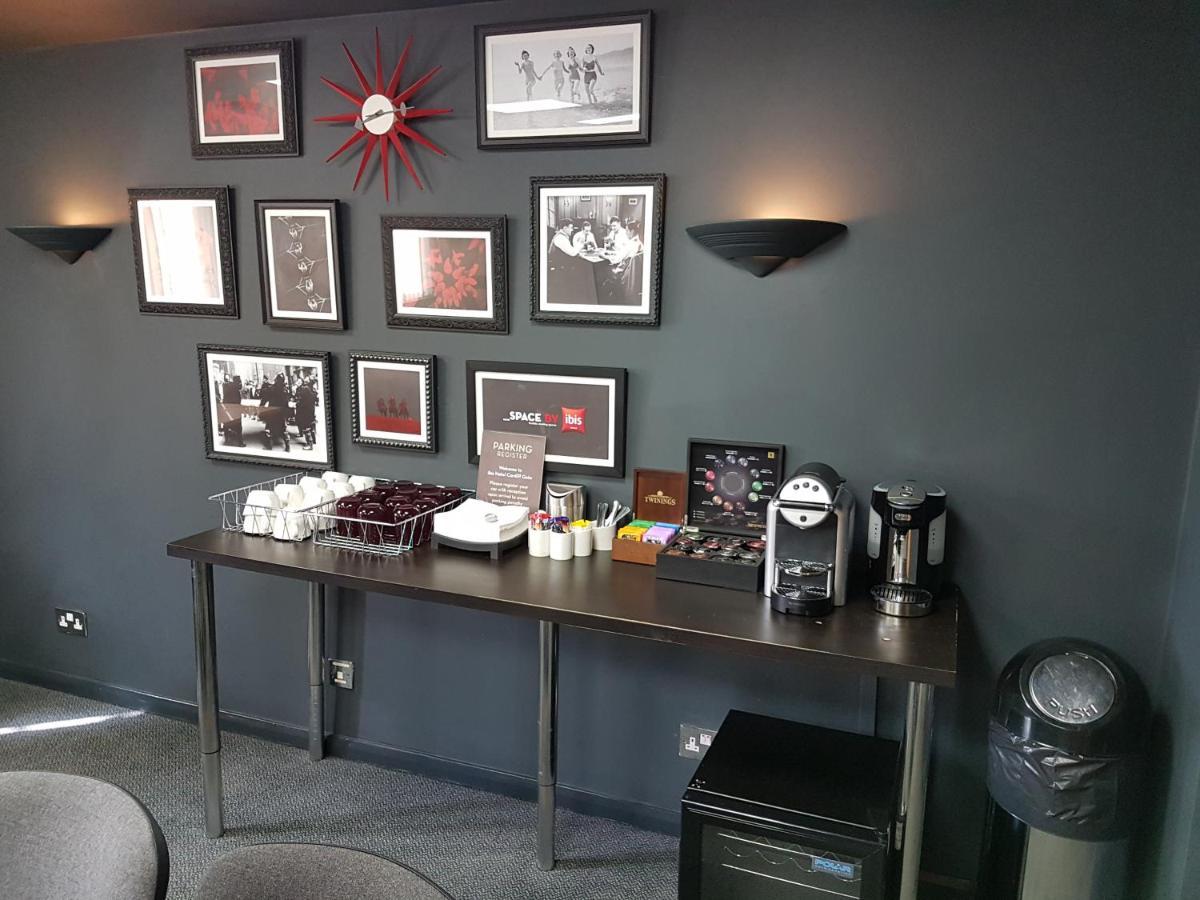 Ibis Cardiff Gate - International Business Park Hotell Eksteriør bilde