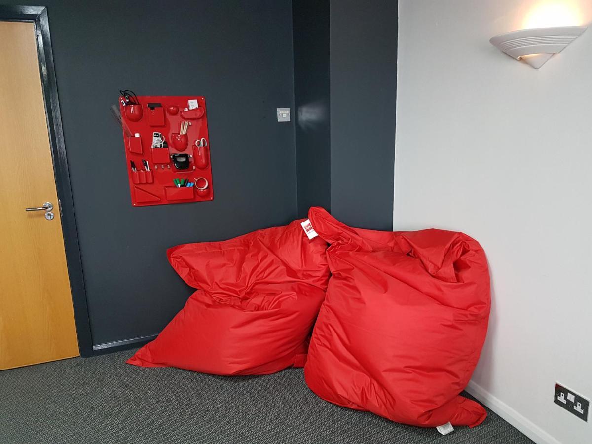 Ibis Cardiff Gate - International Business Park Hotell Eksteriør bilde